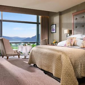Double or Twin Room Lake View